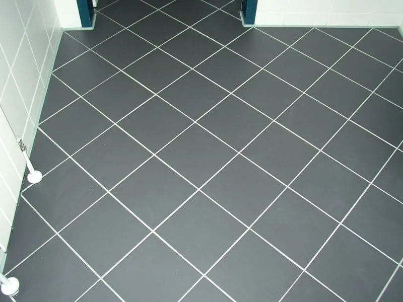 Entfernung von Verfugungsrückständen