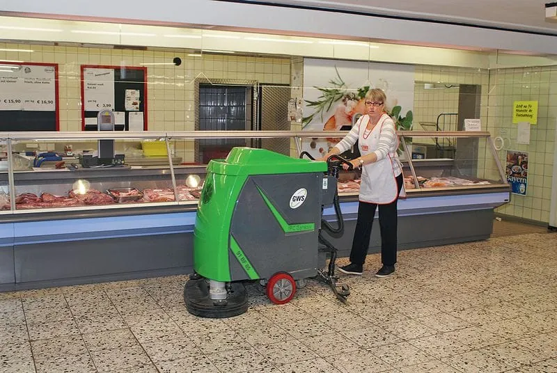 Warum ein Fachgroßhandel die Reinigung vergibt