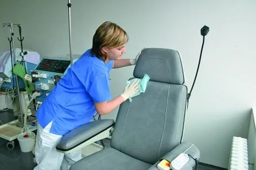 Vorgetränkte Tücher aus dem Spendereimer