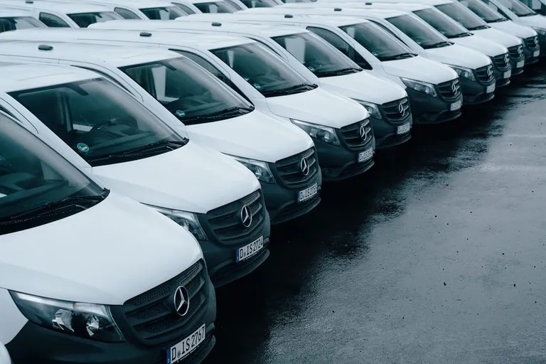 ISS Facility Services, Daimler AG