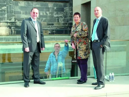 Innung berät Kölner Dombauhütte und spendet Material für Turmzugang