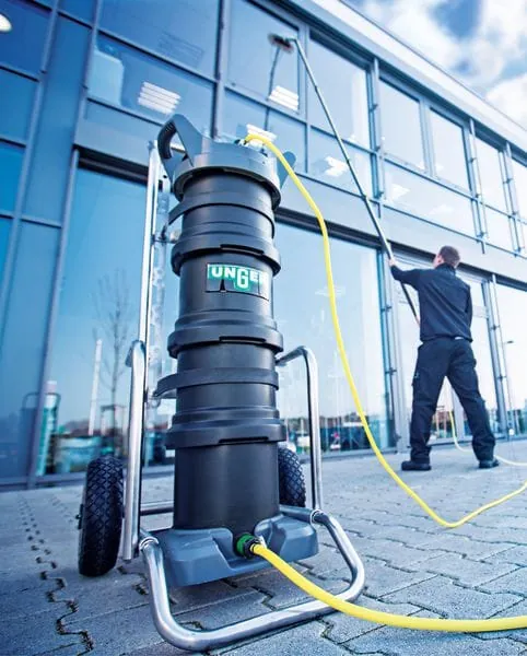 Glasreinigung in reinster Form