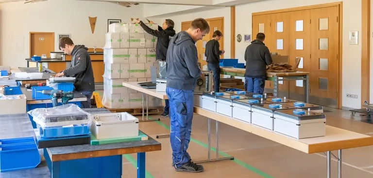 Desinfektionsspender-Produktion bei Hermes