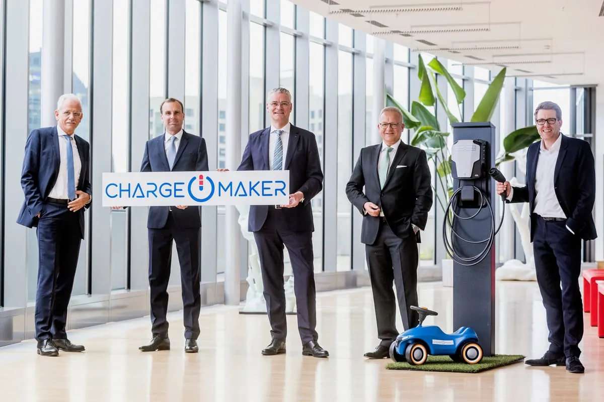Chargemaker: E-Mobilitäts-Lösungen von Mainova und Dussmann