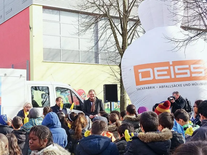 50.000 Abfallsäcke gespendet
