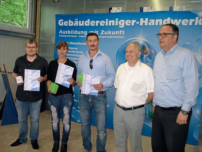 Freisprechung von 28 Auszubildenden