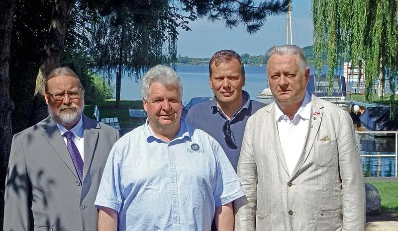 Vorstand wiedergewählt