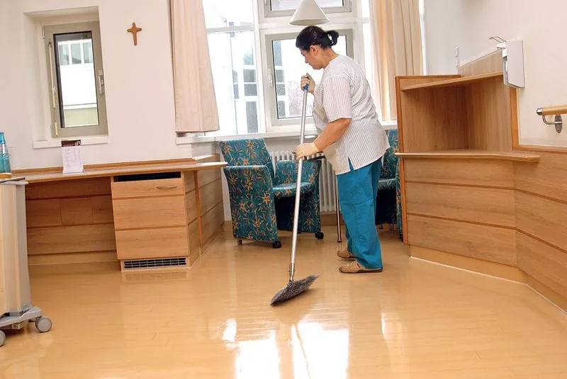 Hartböden im Krankenhaus richtig reinigen