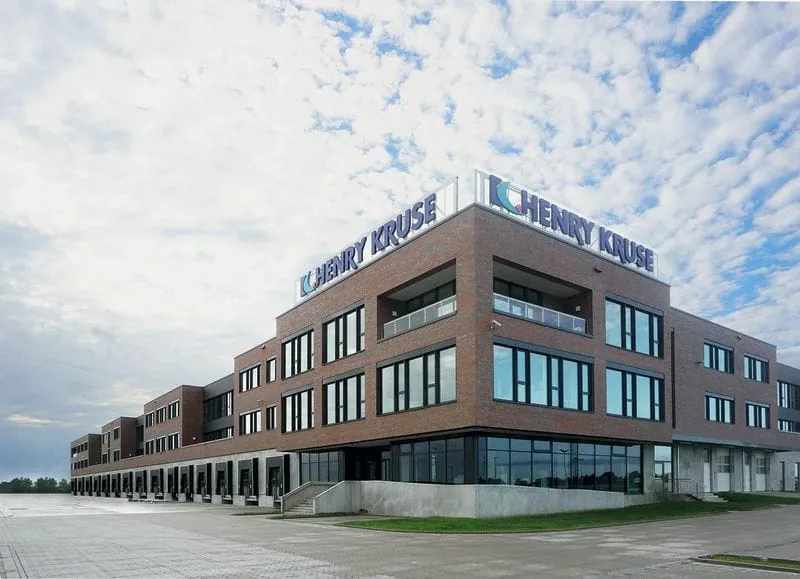 Hauptsitz nach Neumünster verlegt