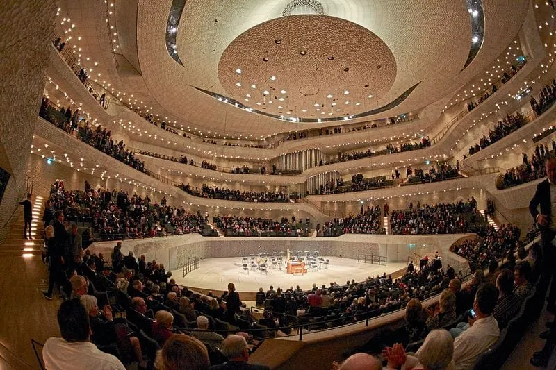 Reinigungsauftrag für Elbphilharmonie