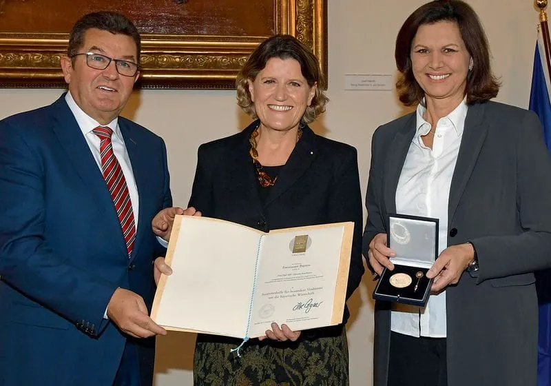 Christine Bruchmann erhält Staatsmedaille