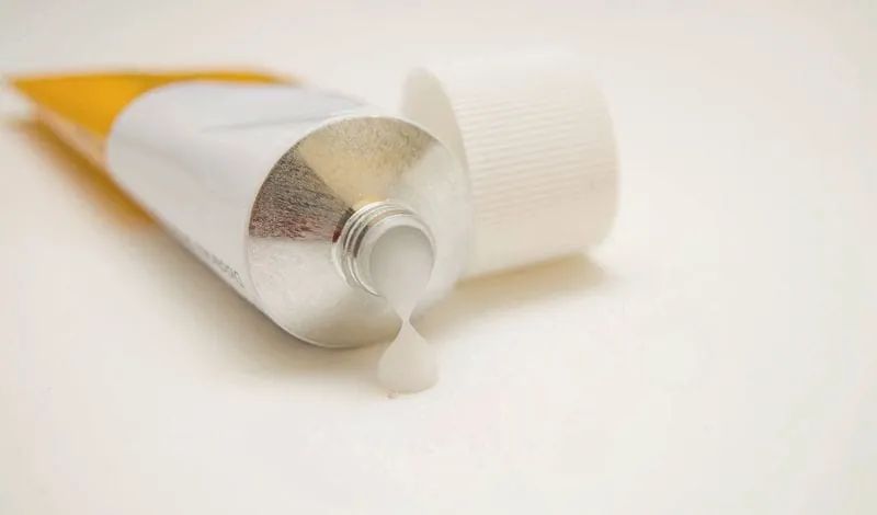 Erst der Schmerz, dann die Salbe