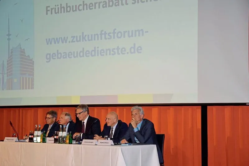 Verband und Ausschüsse   für die Zukunft gerüstet