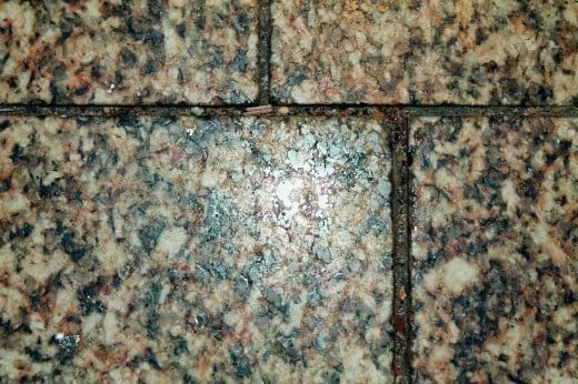 Ausgewaschene Fugen durch Zementschleierentfernung