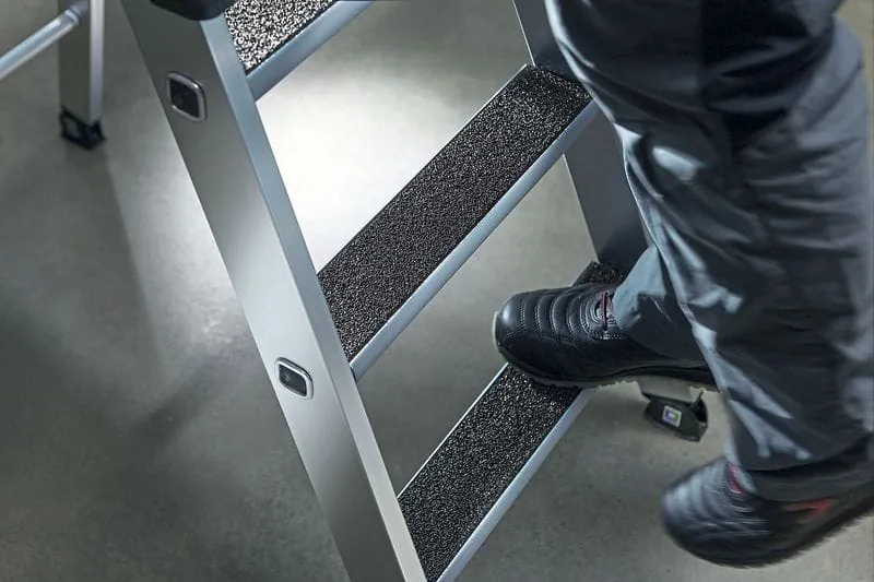 Sicher in der Höhe  durch Leiter, Gerüst und Auflage