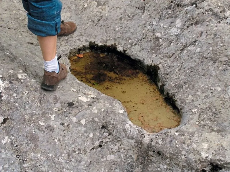 Große Stapfen  für kleine Füße