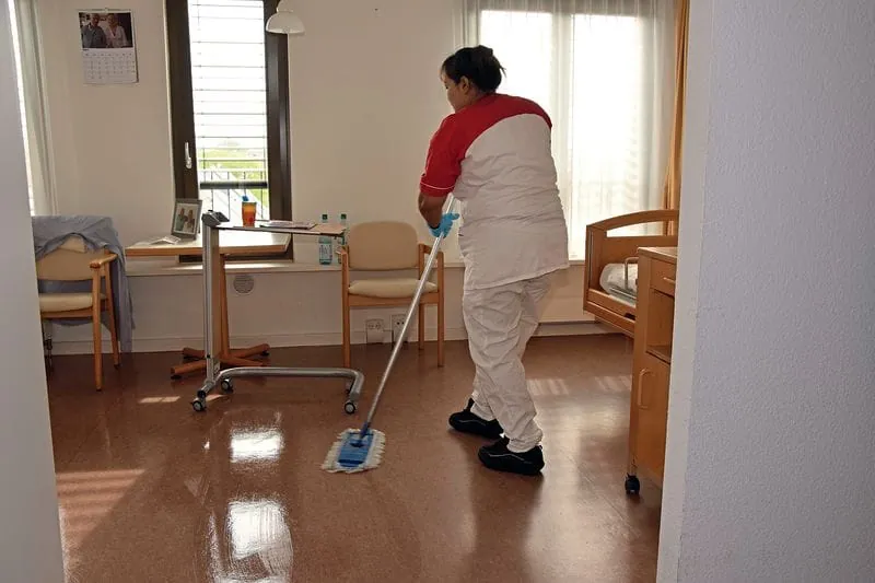 Dienstleistung  sauber ­ abgestimmt