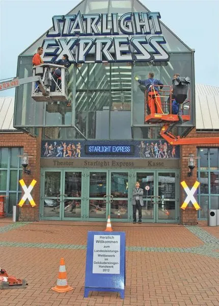 Starlight-Express-Theater gereinigt