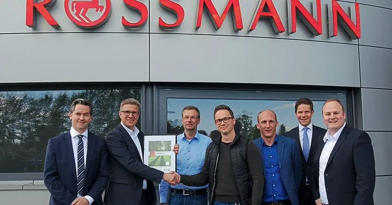 Auftrag  für mehr als 1.000 Filialen von Rossmann