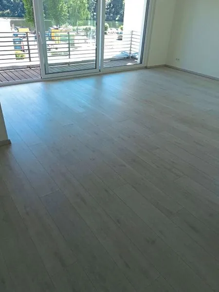 Fachmännische Reinigung auf Design-Vinyl-Boden