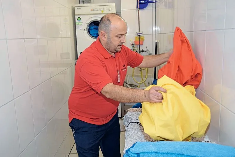 Abfallsäcke werden gewaschen