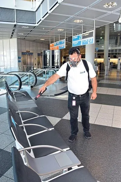 Sprühdesinfektion am Flughafen München