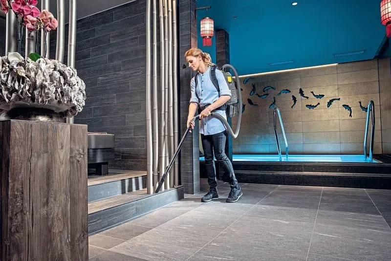 Treppenreinigung, Rucksack-Sauger