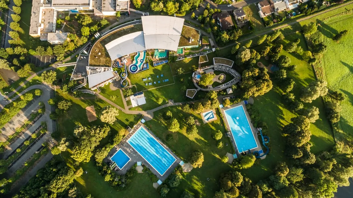 Klüh Cleaning erhält Reinigungsauftrag für Freizeitbad