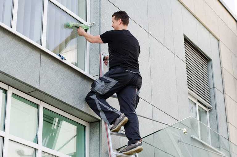 Leitern für Gebäudereiniger