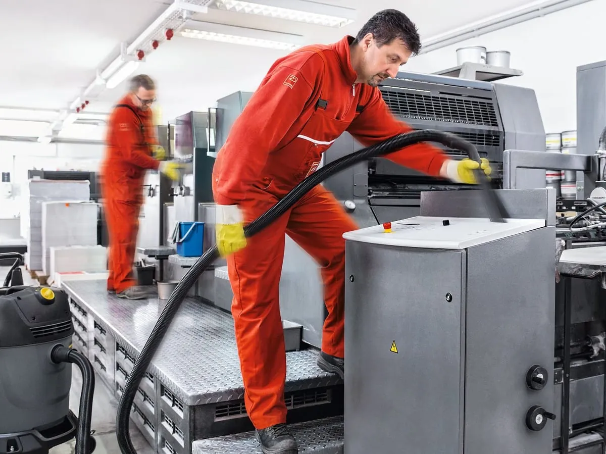 Klar auf dem ersten Platz der umsatzstärksten Teilnehmer am Branchenspiegel Gebäudedienste 2017 landet Dussmann. Das Düsseldirfer Unternehmen verteidigte damit seine Platzierung aus dem Jahr 2016.