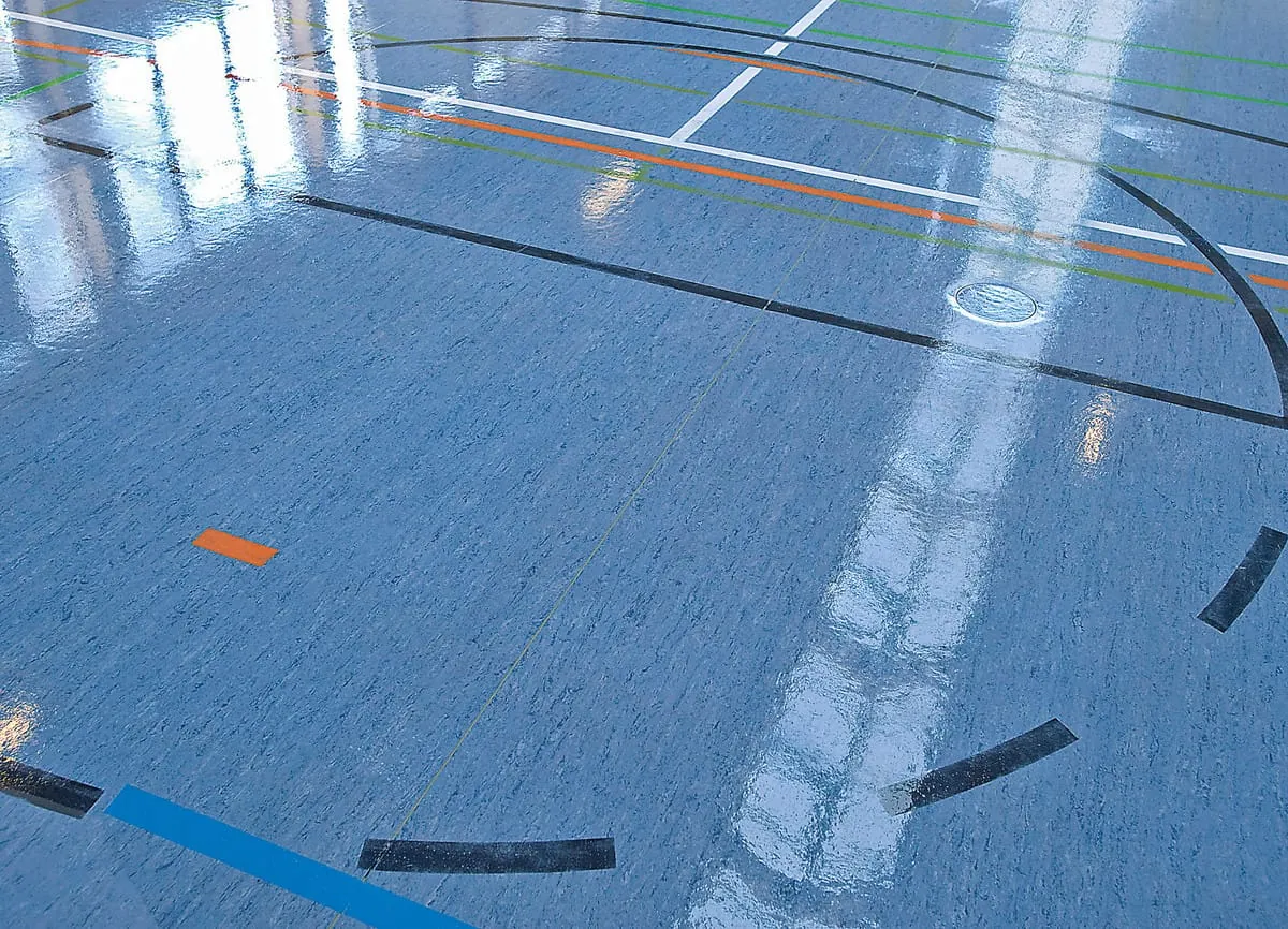 Entschichtung und Pflege von PVC- und Linoleumböden