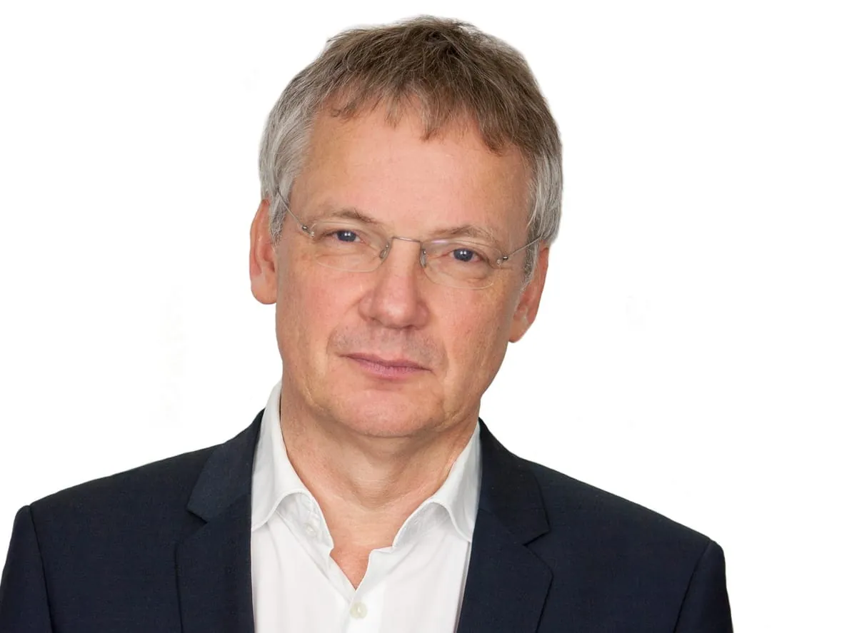 Felix Grönwaldt verstärkt Geschäftsführung von Hectas