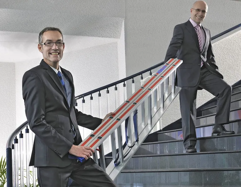 Gerald Schock (li.) und J&ouml;rg Nagel leiten die Gesch&auml;fte von Hymer-Leichtmetallbau k&uuml;nftig gemeinsam.