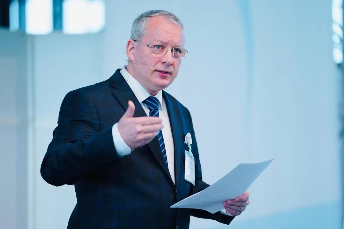 Karlheinz Rohrwild, geschäftsführender Gesellschafter der Dorfner-Gruppe, wünschte sich von den Herstellern von Reinigungsmaschinen - und robotik einheitliche Standards.