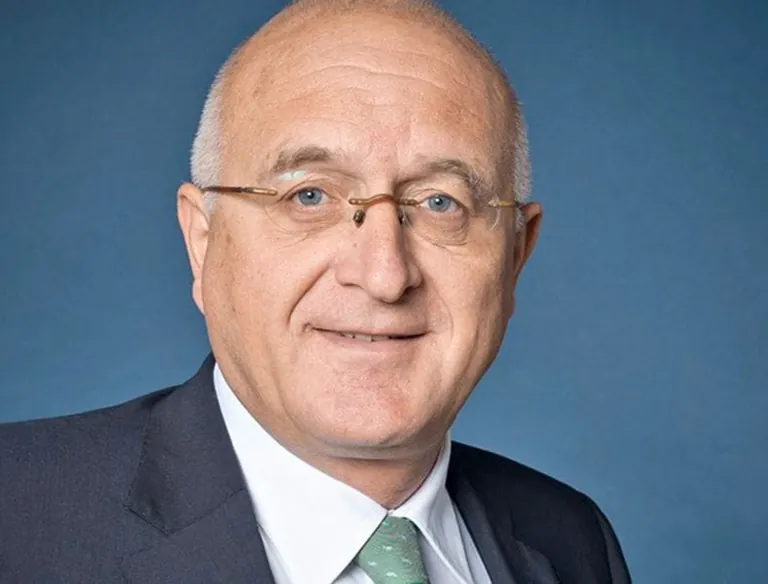 Johannes Bungart, Gesch&auml;ftsf&uuml;hrer des Bundesinnungsverbandes des Geb&auml;udereiniger-Handwerks, kritisiert die Haltung der Bundesregierung in der Lohnfrage f&uuml;r Minijobber.