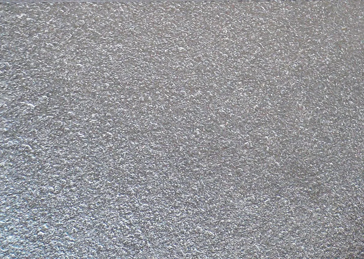 Mineralischer Boden: Nero Assoluto satiniert