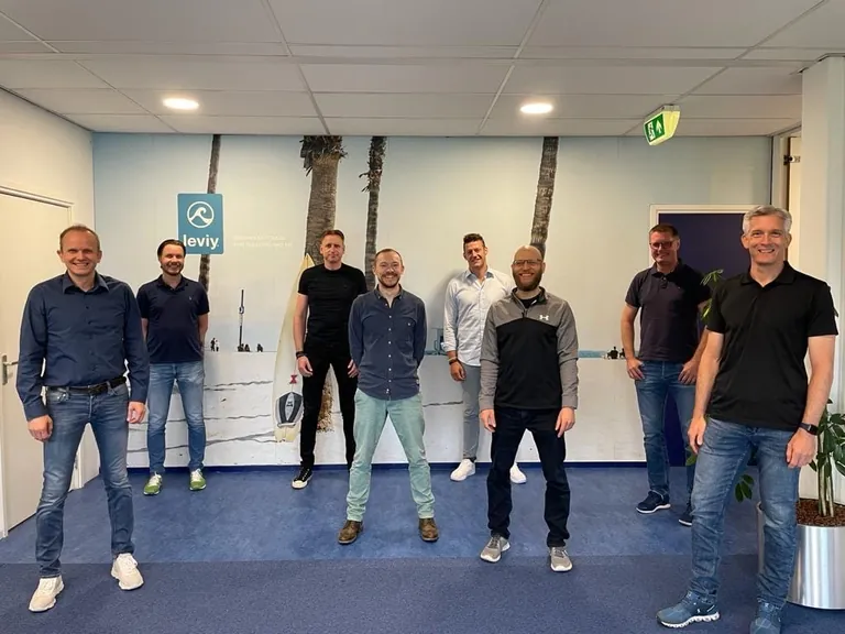 Zusammenschluss von Zvoove und Leviy