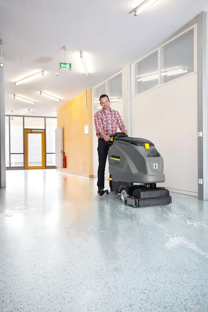 Reinigung und Pflege von elastischen Bodenbelägen