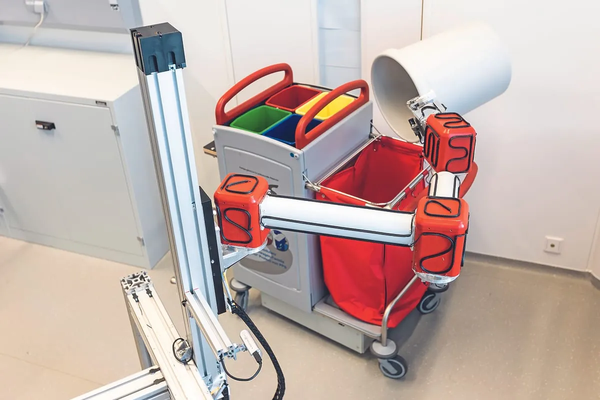 Reinigungsroboter bei Büroreinigung