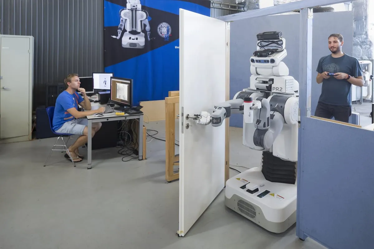 Forschungsprojekt zu lernenden Assistenzrobotern