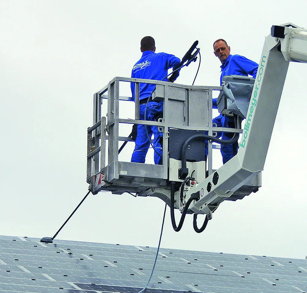 Schulz Gebäudeservice: Photovoltaikreinigung zertifiziert