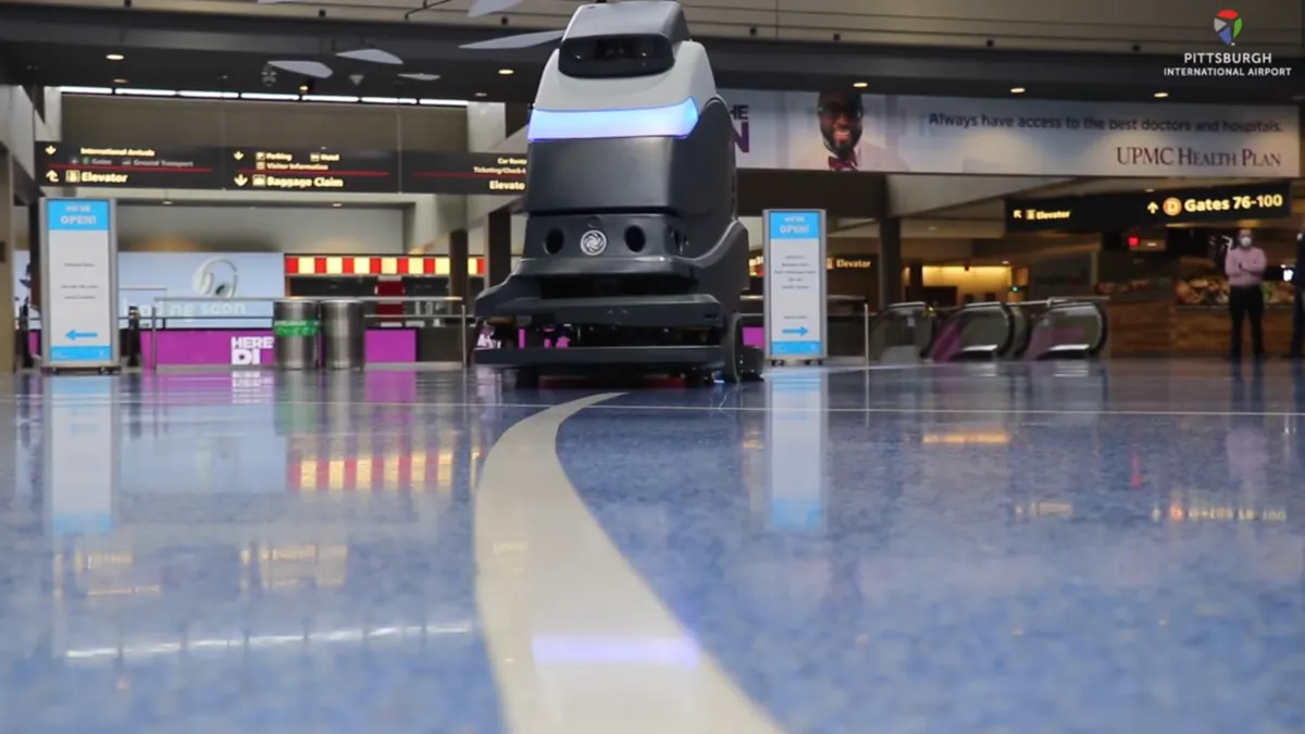 Corona: Flughafen Pittsburgh testet UVC-Reinigungsroboter