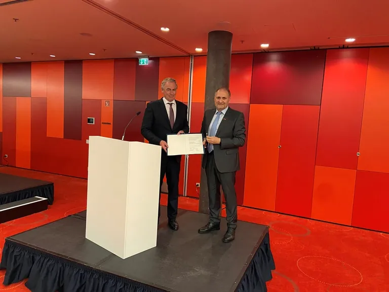 Ehrung f&uuml;r Thomas Dietrich