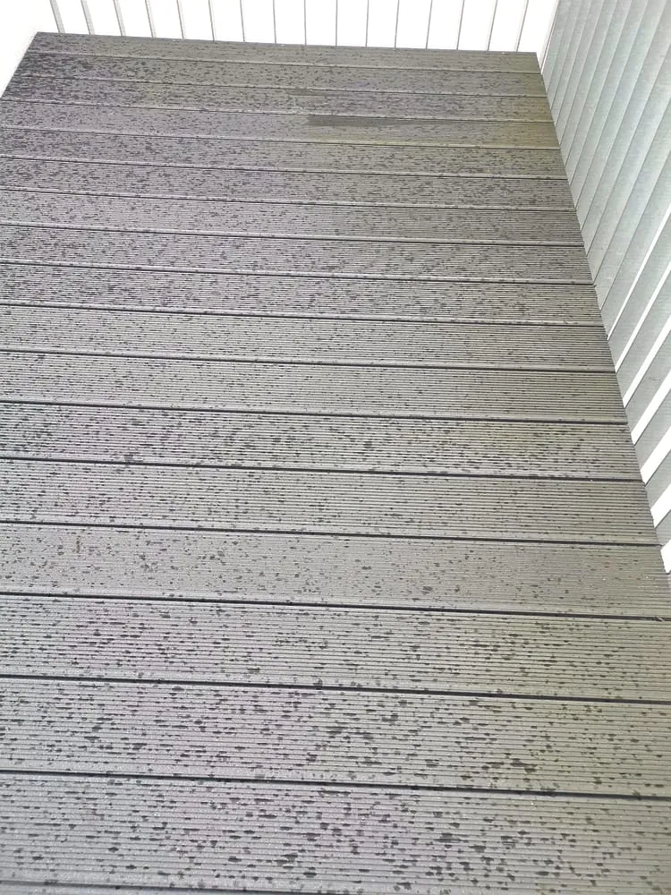 Schadensfall: WPC-Terrasse färbt ab