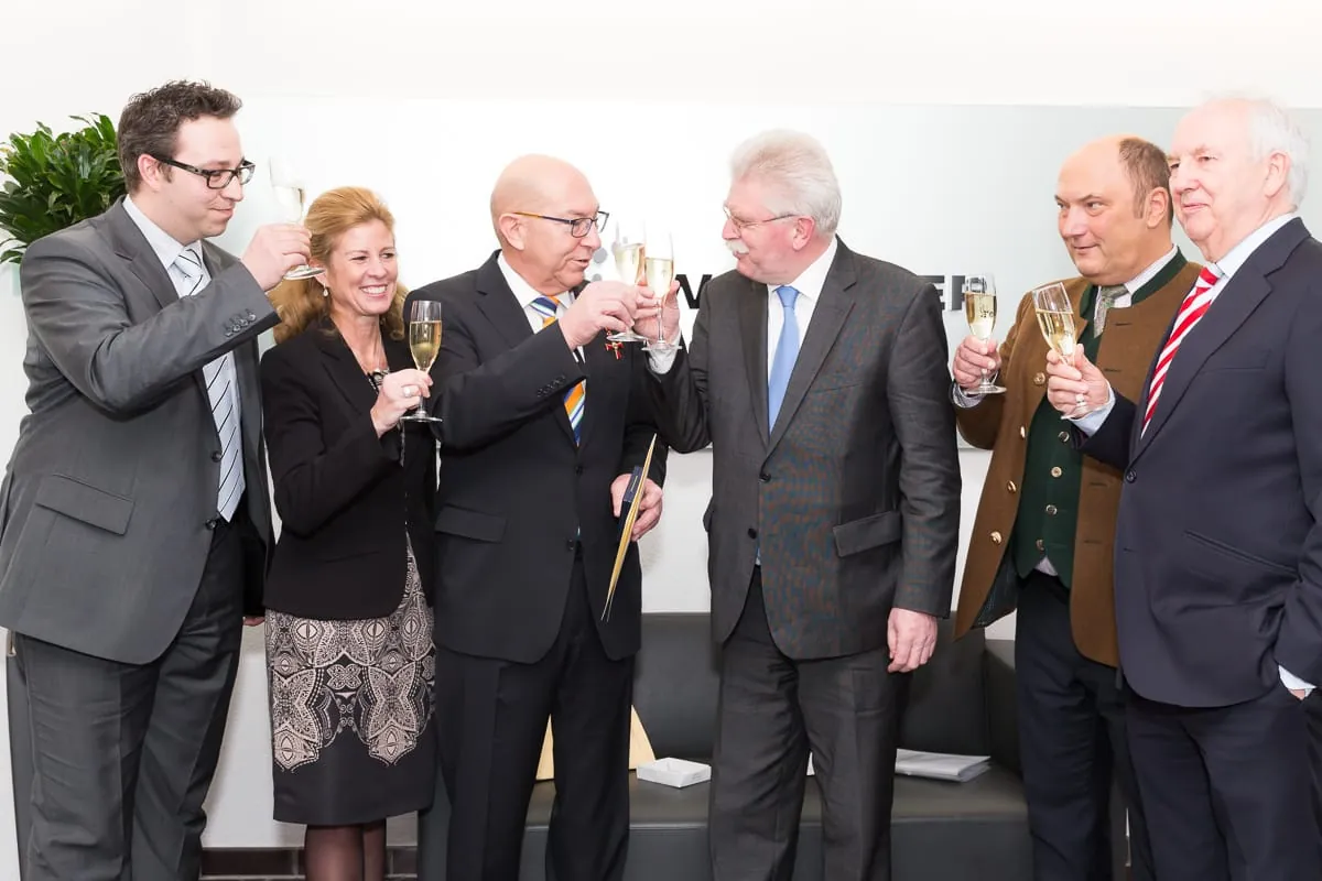 Friedrich P. Wackler erhält Bundesverdienstkreuz