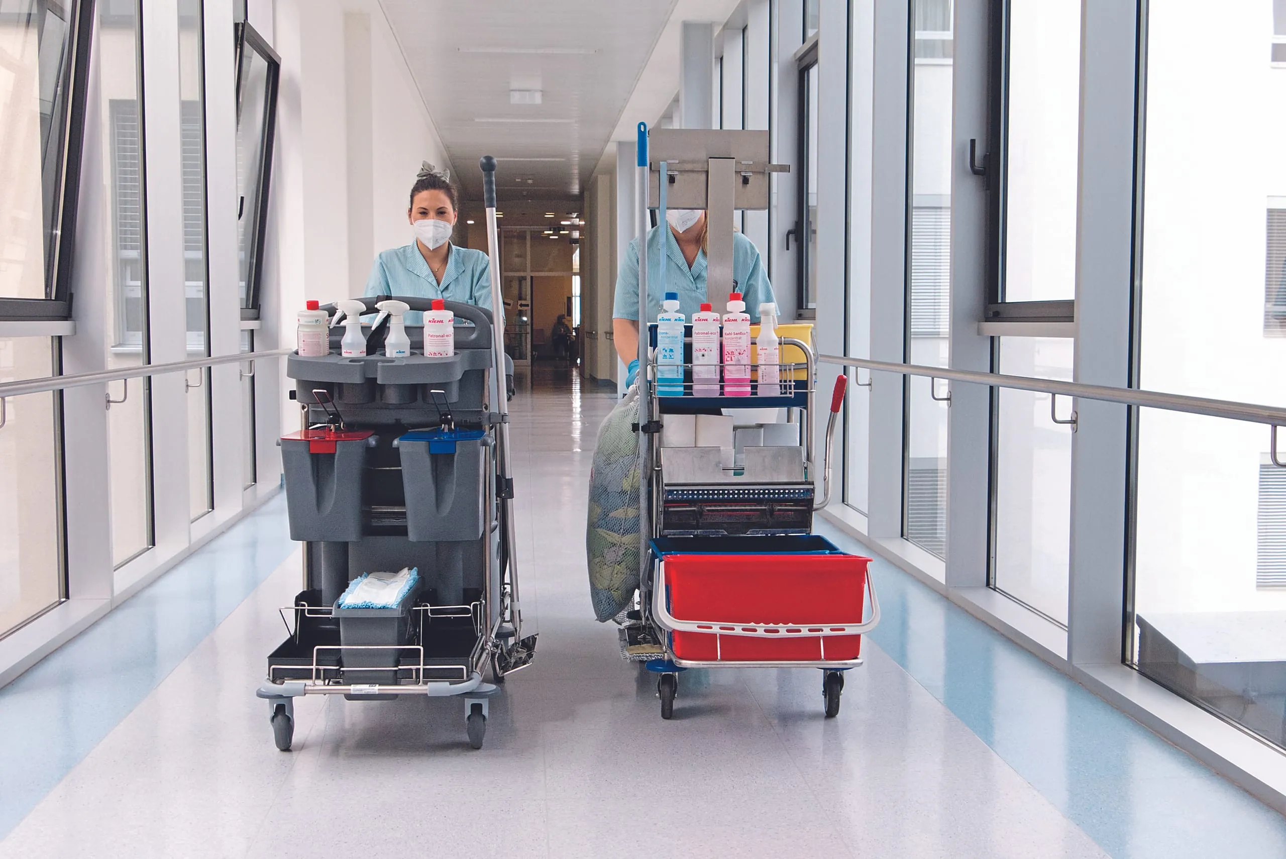 Statt Drei-Eimer-System: Hebel drücken, Mopp tränken – fertig