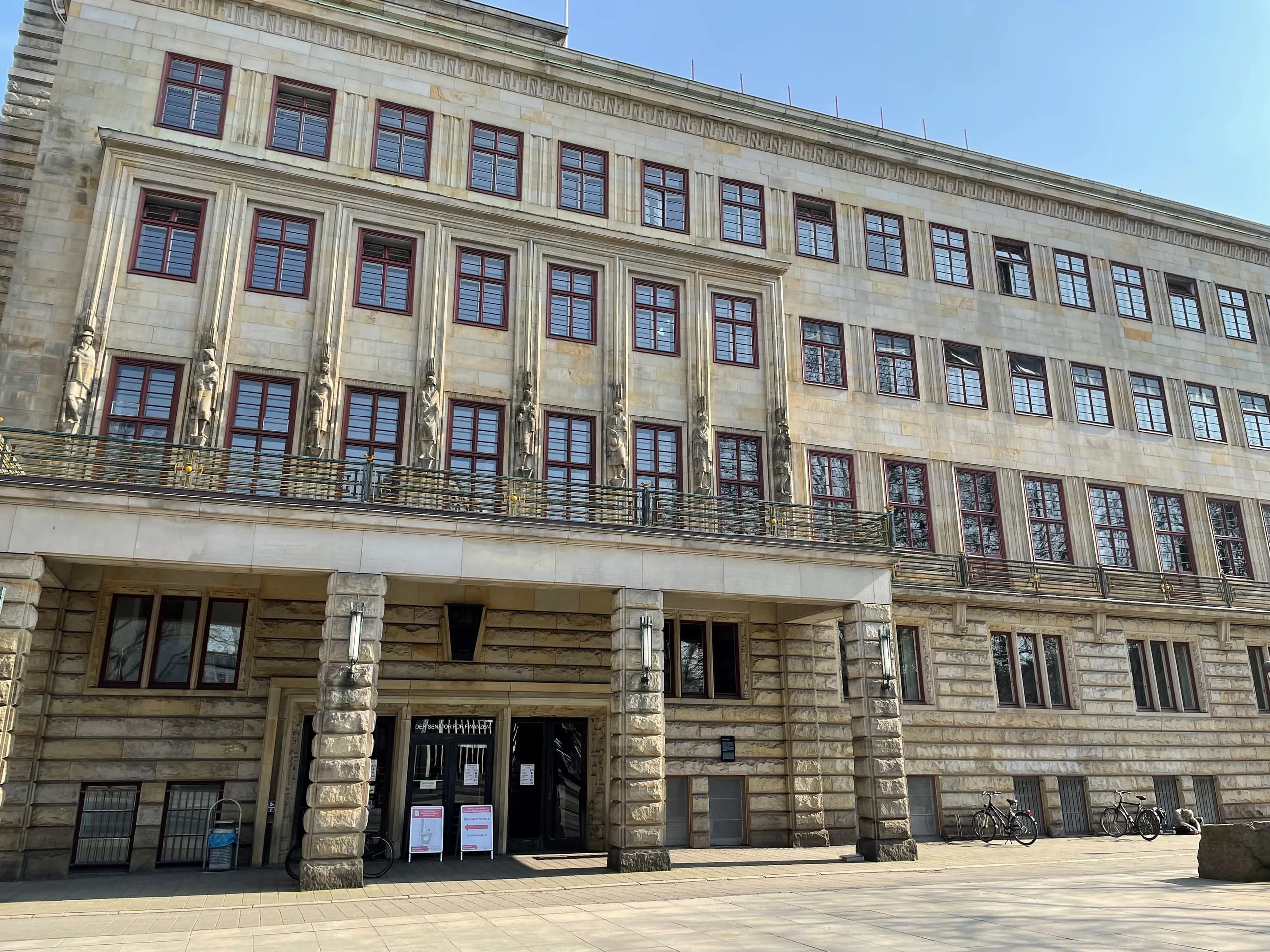 Gebäudereiniger-Handwerk: Wer wird Bundessieger 2022?