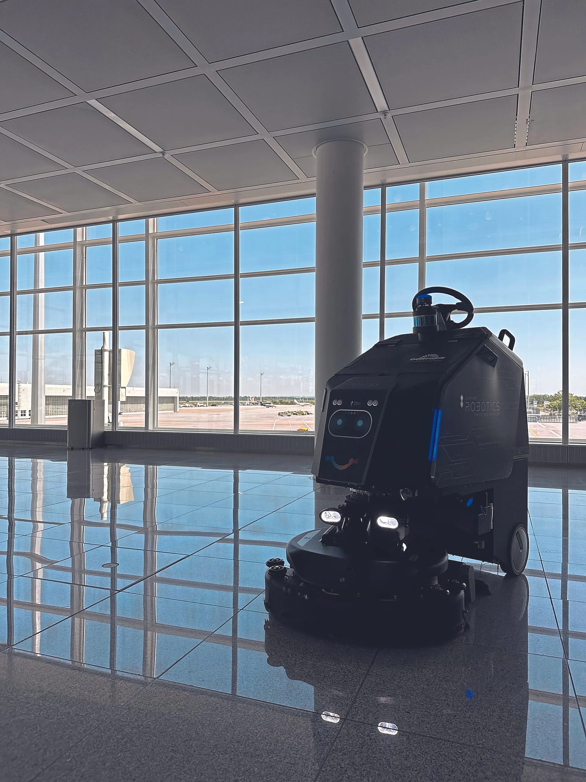 Roboter am Flughafen München: Fester Bestandteil der Reinigung