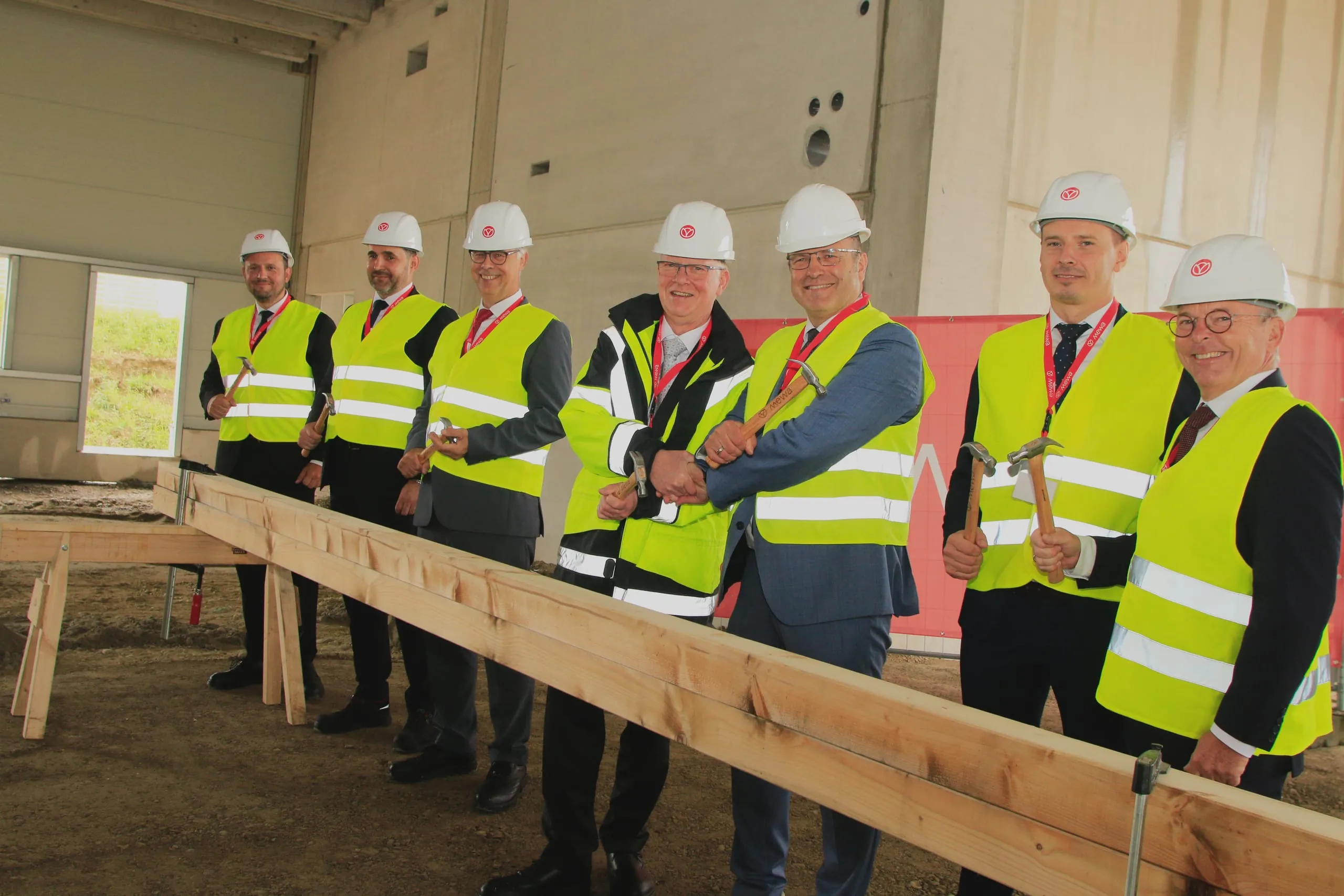 Mewa: Richtfest für neue Reinraumwäscherei in Meißenheim