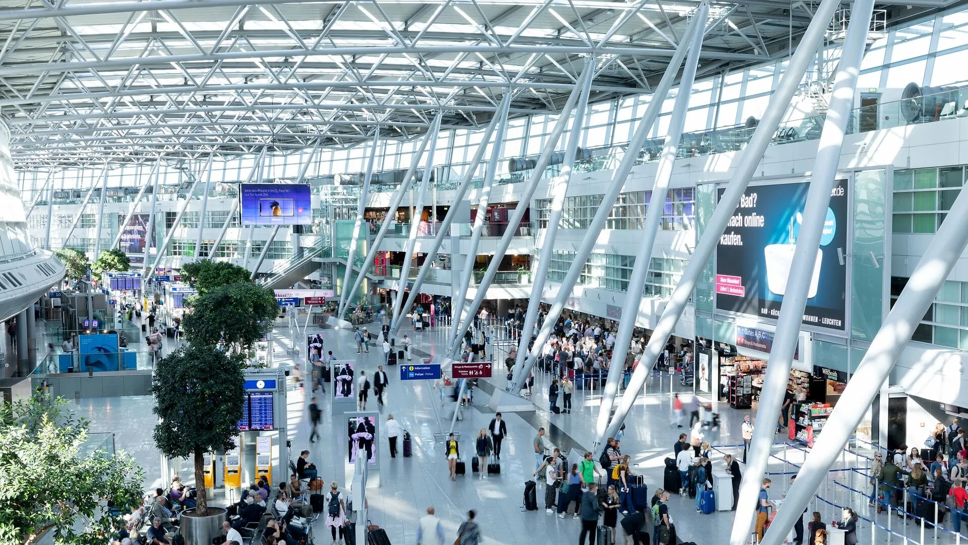 Klüh Cleaning übernimmt Reinigung am Flughafen Düsseldorf  